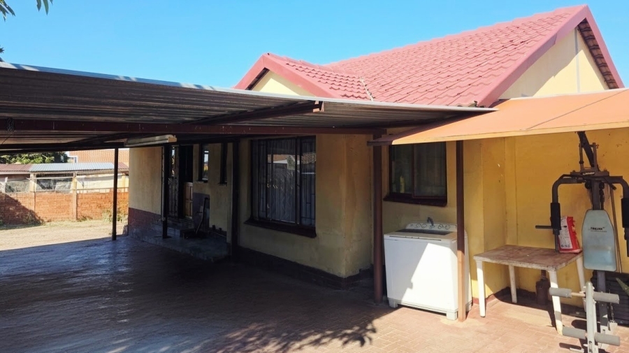 4 Bedroom Property for Sale in Tlhabane West North West